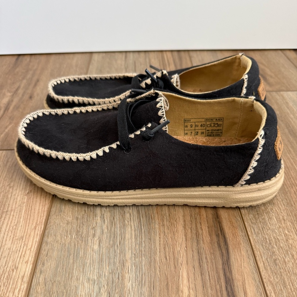 Hey Dude Women’s Black and Tan Crochet Shoes